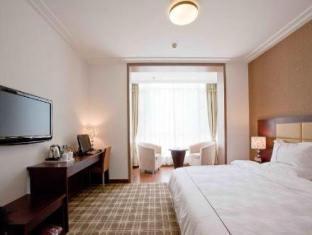 Super 8 Ningxia Road Otel Qingdao Dış mekan fotoğraf